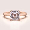 pierscionek-zareczynowy-solitaire-dazzle-moissanit-1ct-szlif-asscher-rozowe-zloto-hariets.jpg