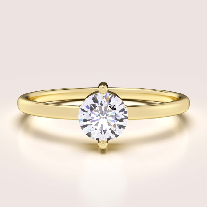 pierscionek-zareczynowy-petit-moissanit-0-5ct-szlif-brylantowy-zolte-zloto-enigma-hariets.jpg