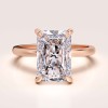 pierscionek-zareczynowy-royal-stones-moissanit-5ct-szlif-radiant-rozowe-zloto-avalon-hariets.jpg