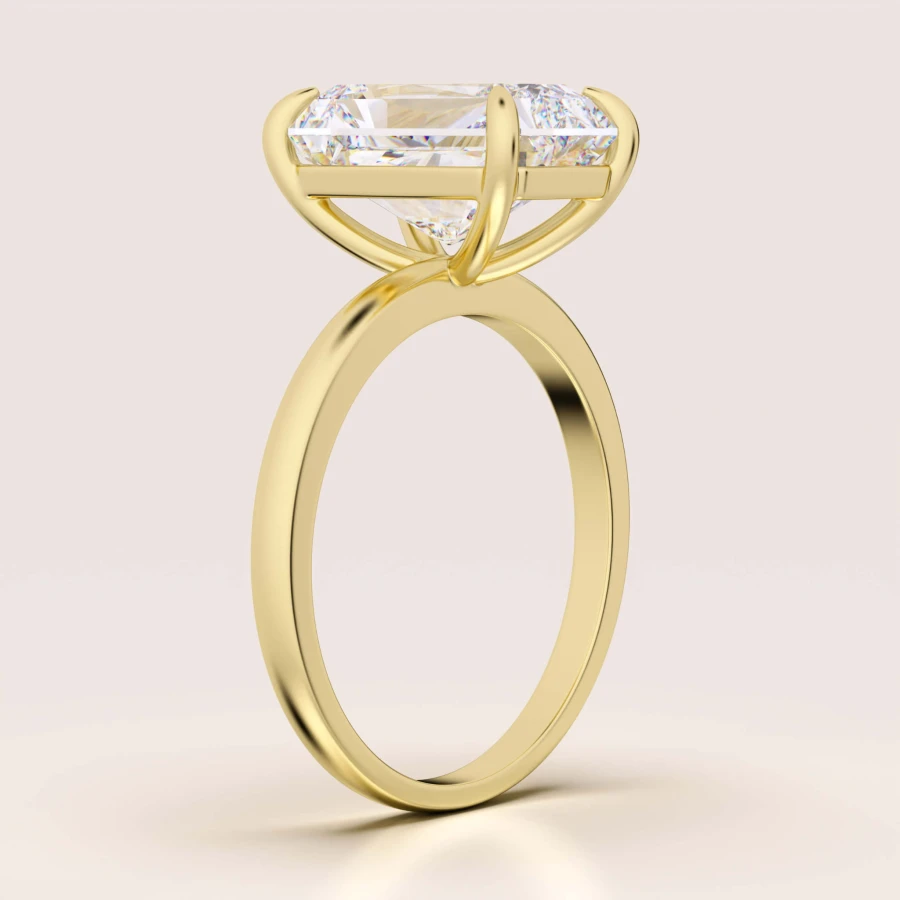 pierscionek-zareczynowy-royal-stones-moissanit-5ct-szlif-radiant-bok-zolte-zloto-avalon-hariets.jpg