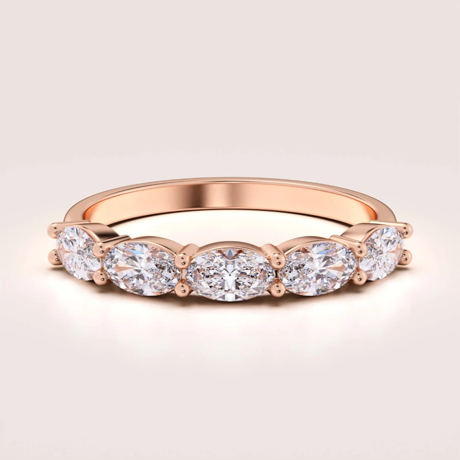 obraczka-z-piecioma-moissanitami-1-5ct-szlif-owalny-rozowe-zloto-ovalia-hariets.jpg