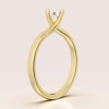 pierscionek-zareczynowy-solitaire-bloom-moissanit-0-6ct-szlif-brylantowy-bok-zolte-zloto-hariets.jpg