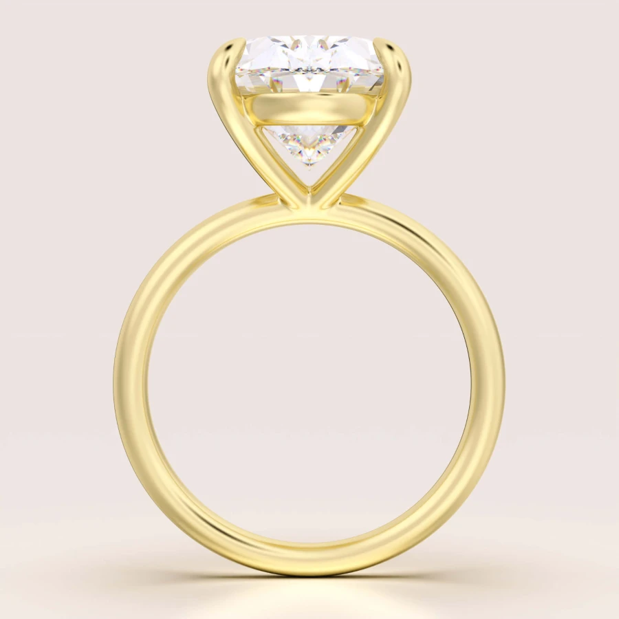 pierscionek-zareczynowy-royal-srones-moissanit-5ct-szlif-owalny-front-zolte-zloto-bella-hariets.jpg