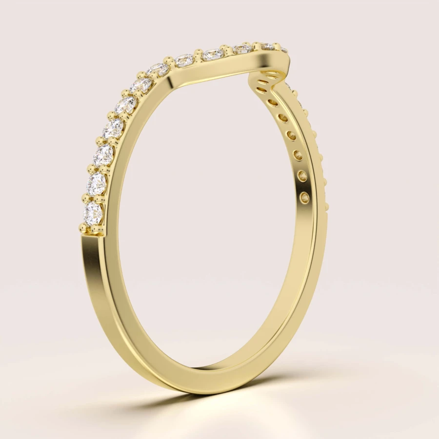 obraczka-z-moissanitami-curve-0-23ct-szlif-brylantowy-bok-zolte-zloto-aurea-hariets.jpg
