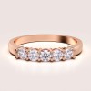 obraczka-z-piecioma-moissanitami-0-5ct-szlif-brylantowy-rozowe-zloto-bangle-hariets.jpg
