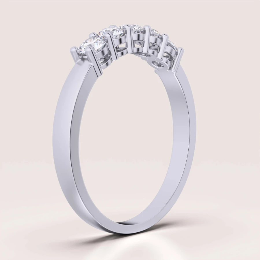 obraczka-z-piecioma-moissanitami-0-5ct-szlif-brylantowy-bok-srebro-bangle-hariets.jpg