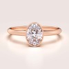 pierscionek-zareczynowy-bezel-moissanit-0-5ct-szlif-owalny-rozowe-zloto-pure-hariets.jpg