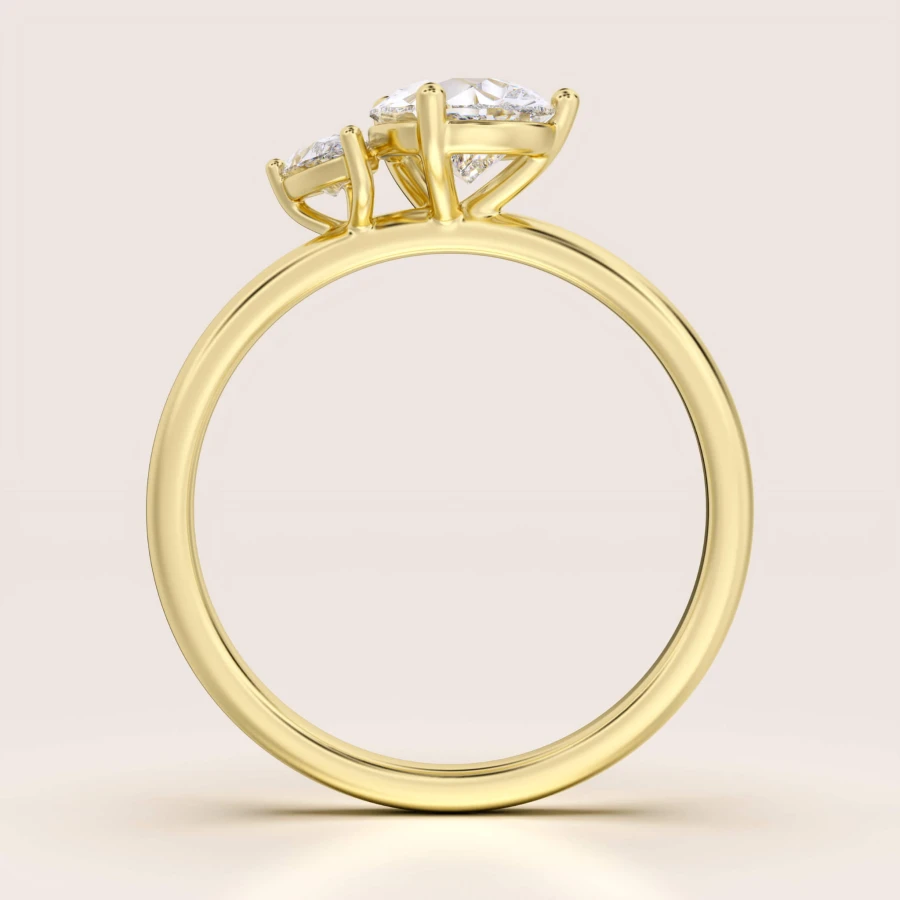 pierscionek-zareczynowy-toi-et-moi-moissanit-1-6ct-szlif-gruszka-front-zolte-zloto-twin-pears-hariets.jpg