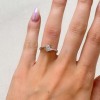 pierscionek-moissanit-0-4ct-szlif-brylantowy-serce-na-palcu-srebro-love-hariets.JPG