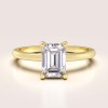 pierscionek-zareczynowy-solitaire-verity-diament-laboratoryjny-1ct-szlif-szmaragdowy-zolte-zloto-hariets.jpg