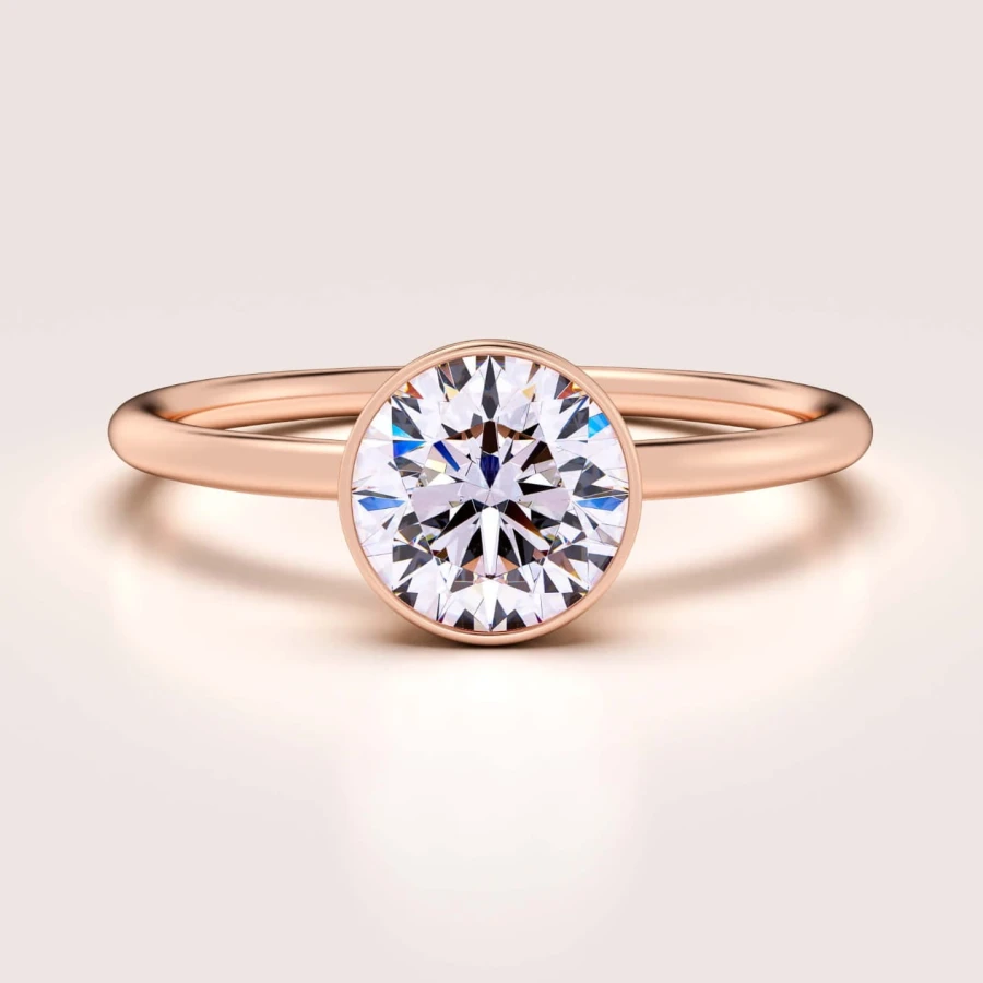 pierscionek-zareczynowy-bezel-hope-diament-laboratoryjny-1ct-szlif-brylantowy-rozowe-zloto-hariets.jpg