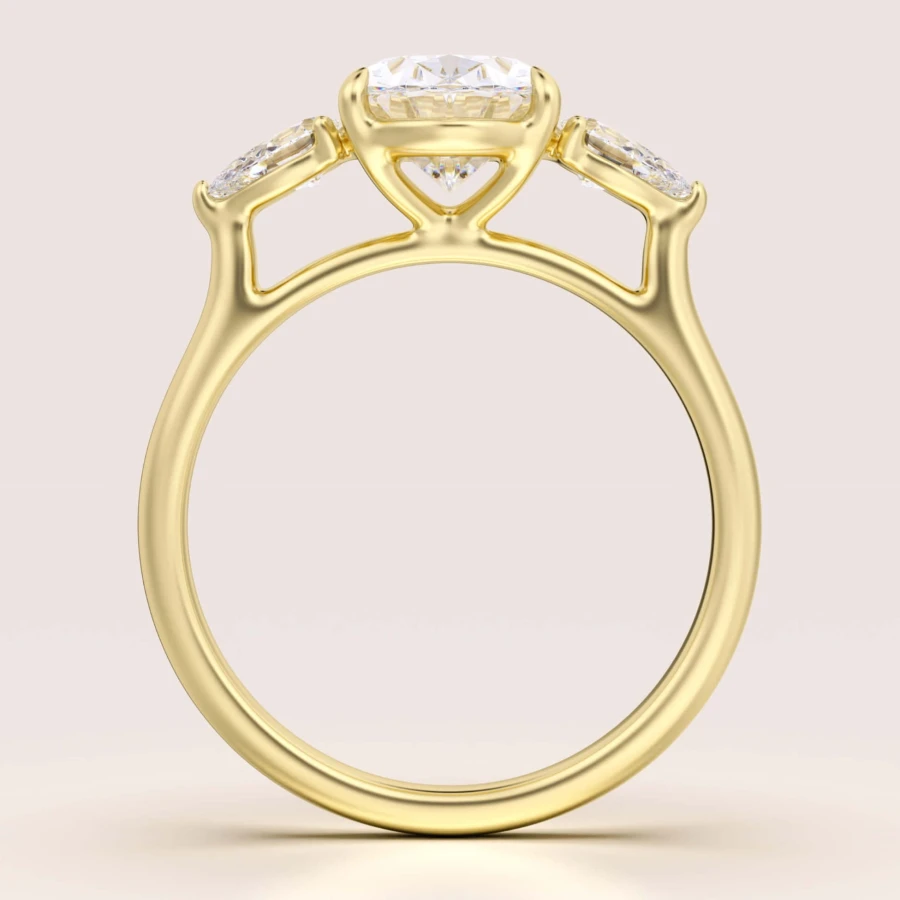 pierscionek-zareczynowy-trinity-seraphina-moissanit-2ct-centralny-szlif-owalny-front-zolte-zloto-hariets.jpg