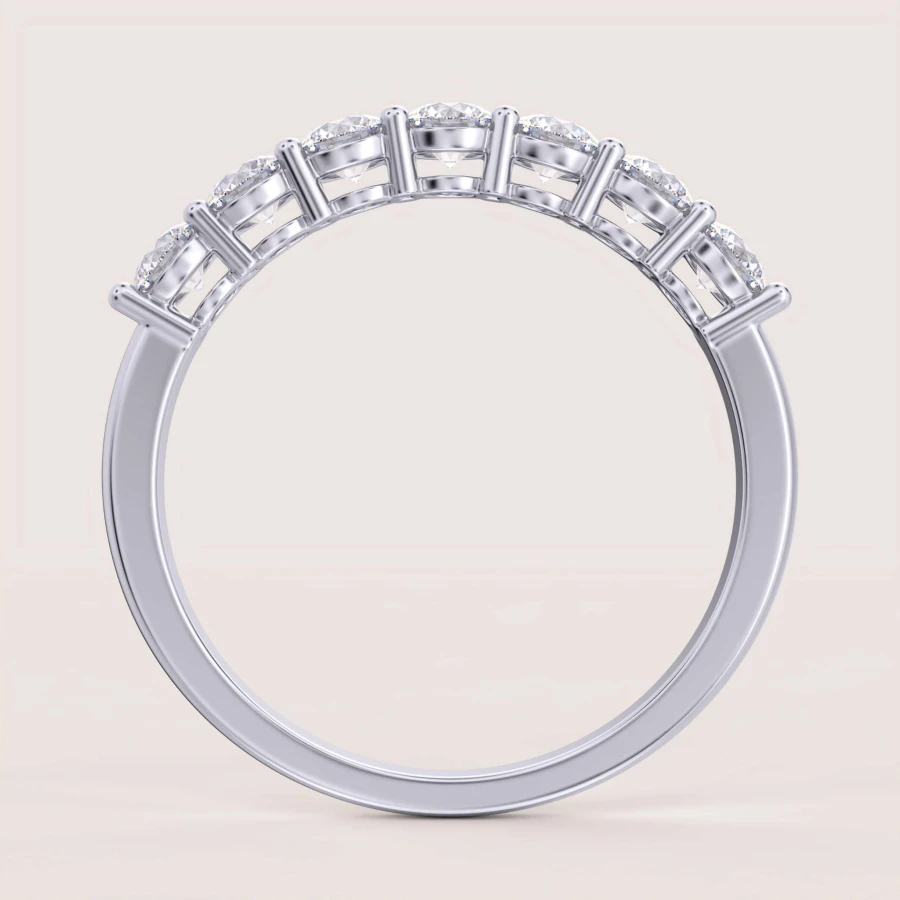 obraczka-z-siedmioma-moissanitami-0-7ct-szlif-brylantowy-front-srebro-bangle-hariets.jpg
