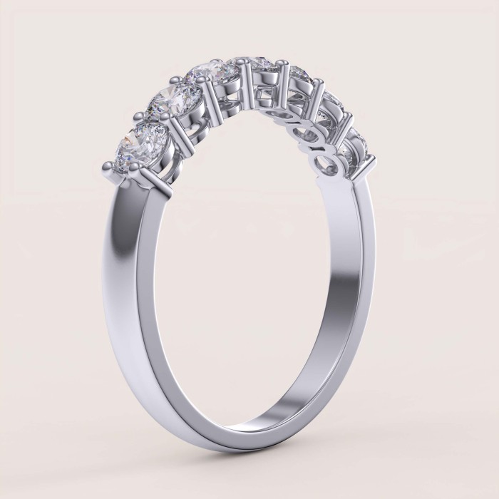 obraczka-z-siedmioma-moissanitami-0-7ct-szlif-brylantowy-bok-srebro-bangle-hariets.jpg