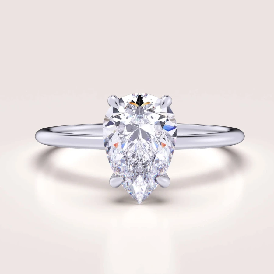 pierscionek-zareczynowy-solitaire-lumiere-moissanit-1-5ct-szlif-gruszka-biale-zloto-hariets.jpg