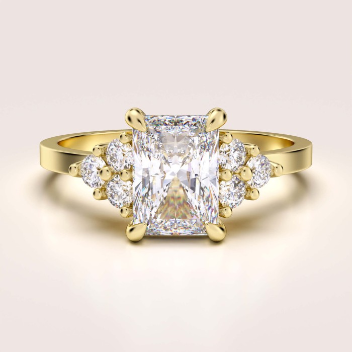 pierscionek-zareczynowy-trinity-moissanit-1ct-szlif-radiant-zolte-zloto-legacy-hariets-2.jpg