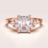 pierscionek-zareczynowy-trinity-moissanit-1ct-szlif-radiant-rozowe-zloto-legacy-hariets.jpg