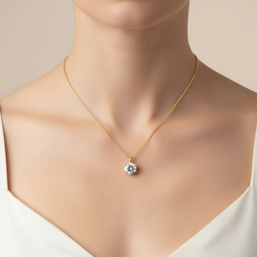 naszyjnik-z-moissanitem-1ct-zloto-sparkle-na-szyi-hariets.jpg