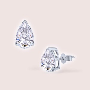 Kolczyki sztyfty z moissanitem w szlifie gruszka - srebro 925