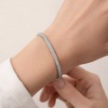 bransoletka-bangle-z-moissanitami-2mm-srebro-na-modelce-hariets.jpg