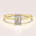 pierscionek-zareczynowy-petit-moissanit-0-5ct-szlif-szmaragdowy-zolte-zloto-finesse-hariets.jpg