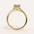 pierscionek-zareczynowy-solitaire-moissanit-2ct-szlif-owalny-hidden-halo-zolte-zloto-front-noelle-hariets.jpg