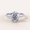 pierscionek-zareczynowy-solitaire-moissanit-2ct-szlif-owalny-hidden-halo-biale-zloto-noelle-hariets.jpg