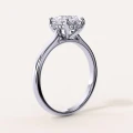 pierscionek-zareczynowy-solitaire-moissanit-2ct-szlif-owalny-hidden-halo-biale-zloto-bok-noelle-hariets.jpg