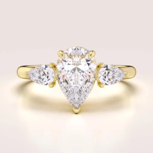 Pierścionek zaręczynowy w 24h Trinity z moissanitem 1.5 ct szlif gruszka w otoczeniu gruszek - Amara złoto 585