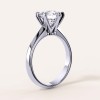 pierscionek-zareczynowy-z-moissanitem-1_5ct-szlif-brylantowy-biale-zloto-bok-solitaire-dream-hariets.jpg
